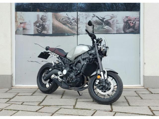 YAMAHA XSR 900